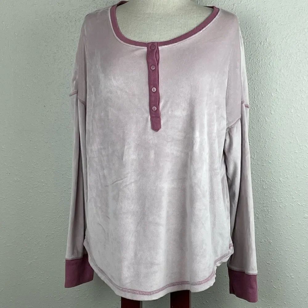 Pre-Owed Secret Treasures Pink Velour Pajama Set Size L